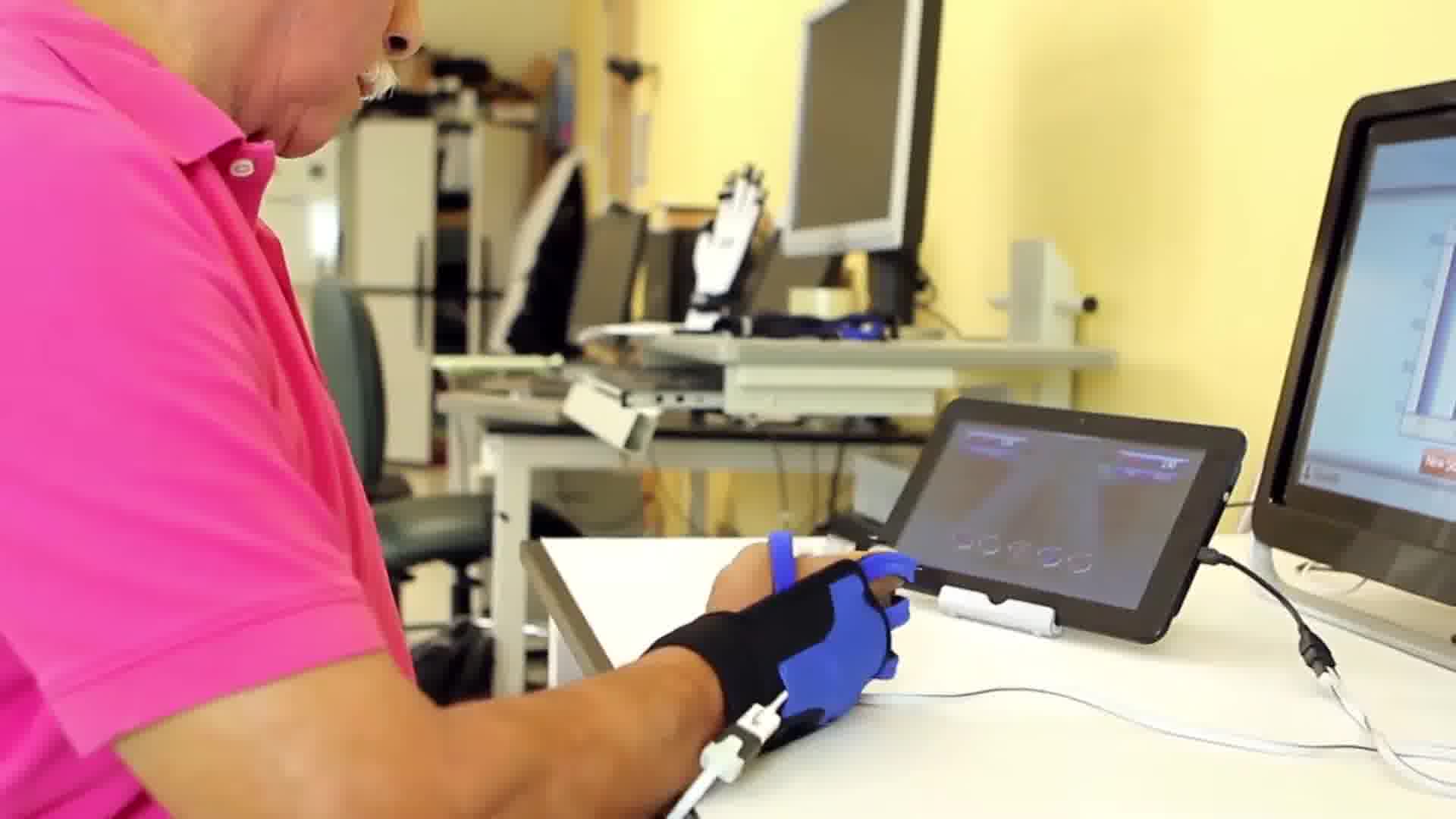 Skuteczna rehabilitacja dłoni po udarze mózgu